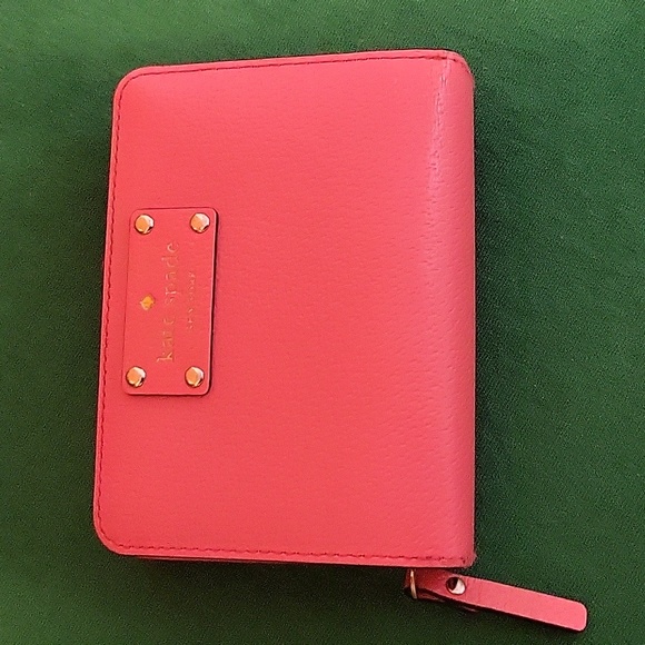 Kate Spade New York Cara Wellesley Wallet - Picture 3 of 7